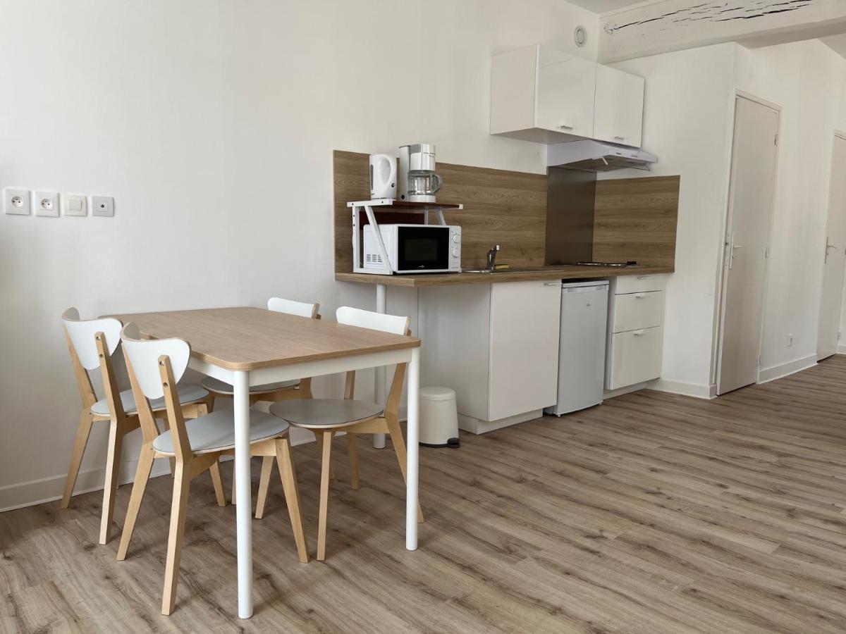 Appart'Hotel La Suze Sur Sarthe エクステリア 写真