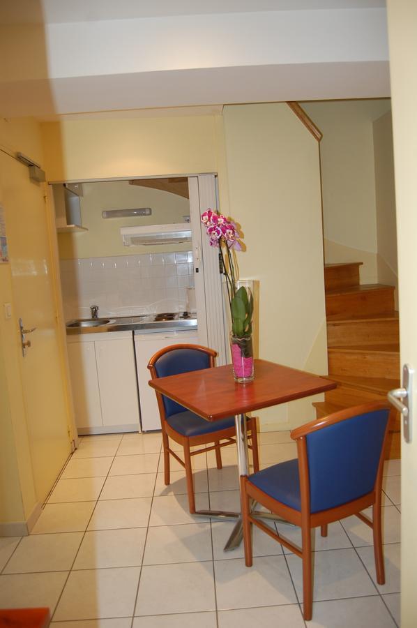 Appart'Hotel La Suze Sur Sarthe エクステリア 写真