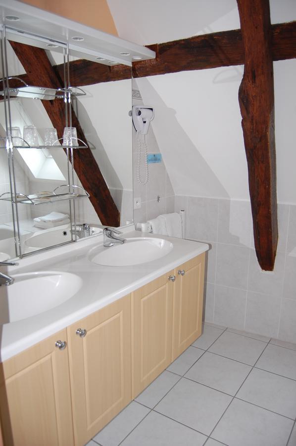 Appart'Hotel La Suze Sur Sarthe エクステリア 写真