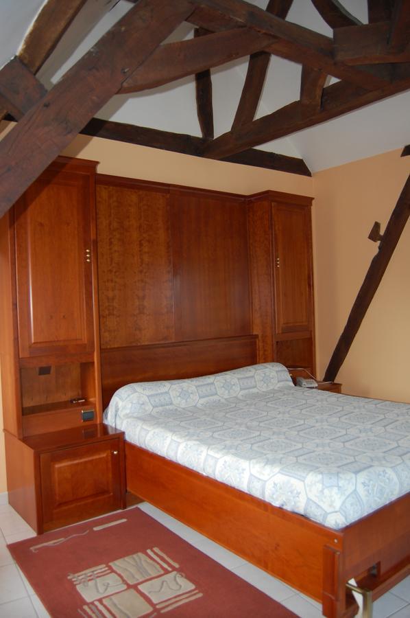 Appart'Hotel La Suze Sur Sarthe エクステリア 写真
